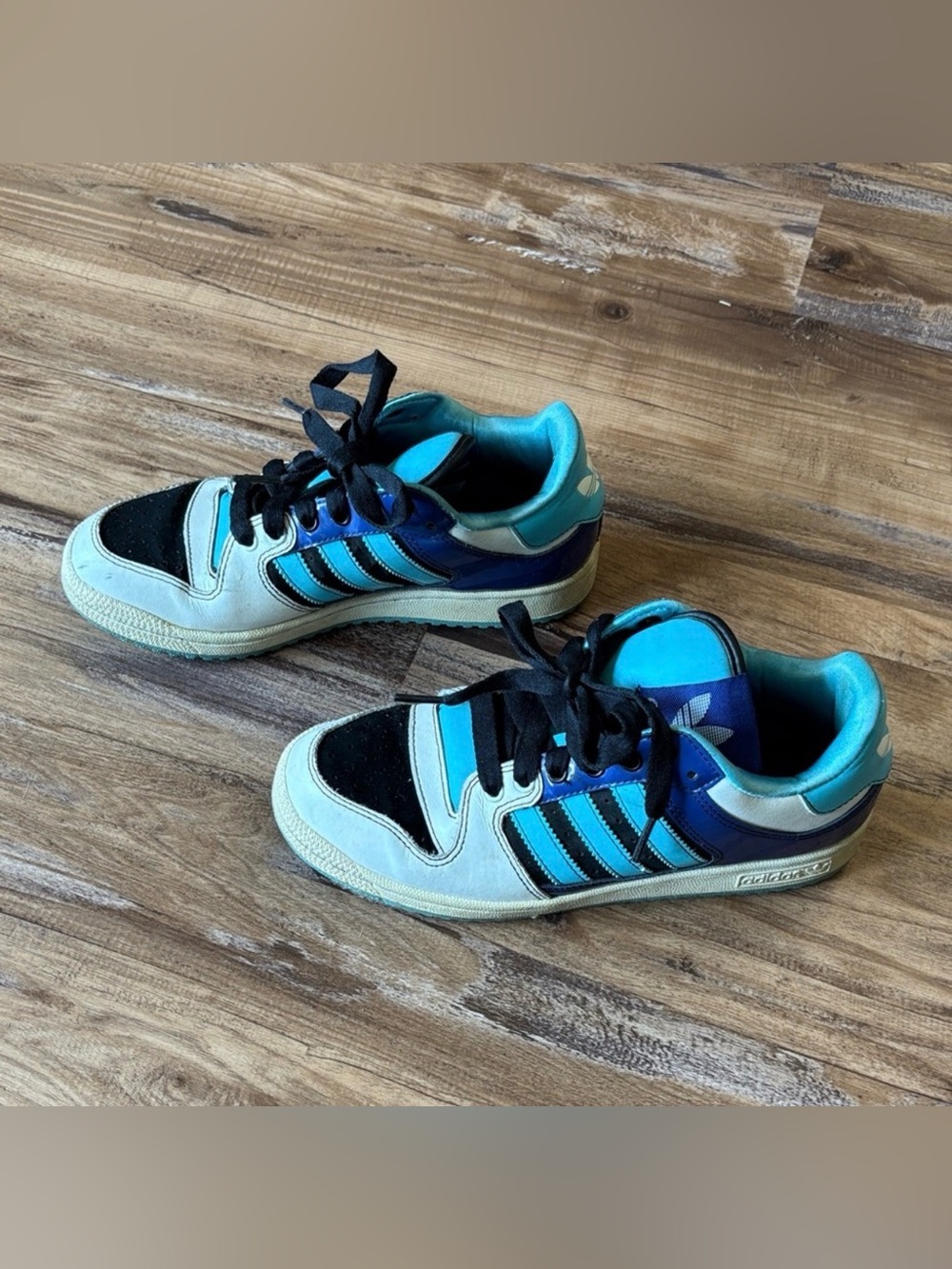 RARE: Adidas Teal, Black, White Sneakers Women's size 7.5